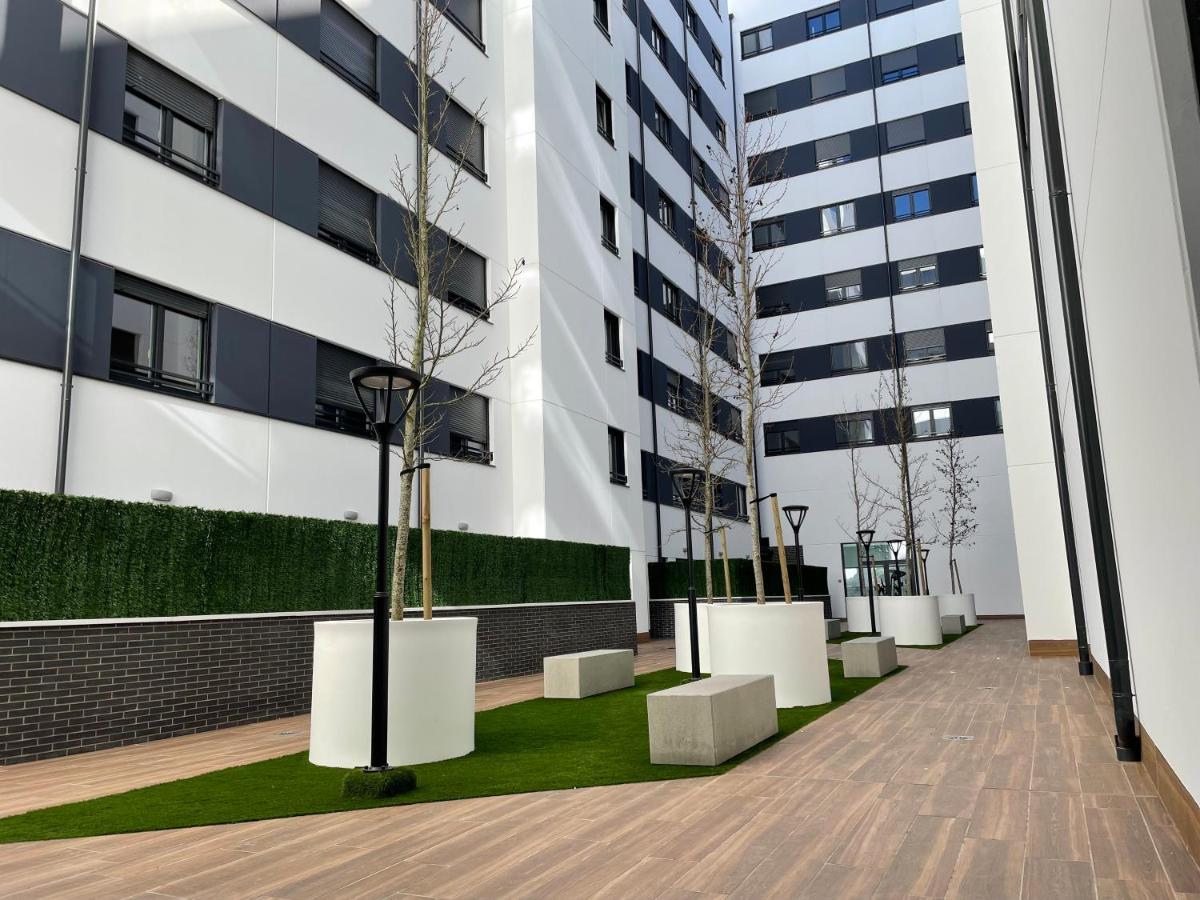 Gran Bilbao XI With Parking By Aston Rentals Barakaldo Exterior foto